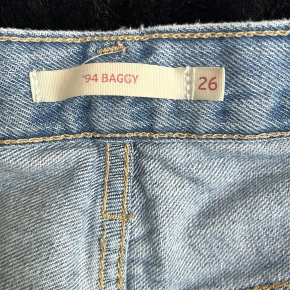 Levi size 26, ‘94 Baggy straight leg light wash jean pant - Picture 6 of 8